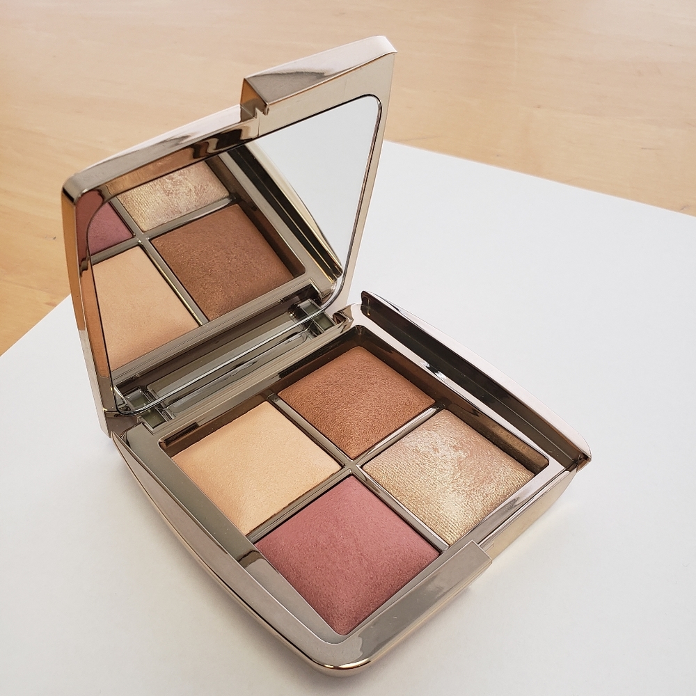 Hourglass Ambient Lighting Edit Mini-Sculpture Unlocked